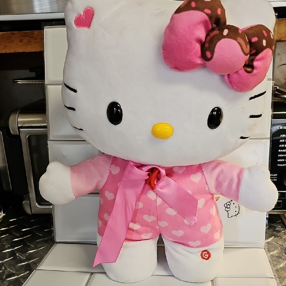 Hello Kitty Dancing Musical Plush with Pink Hearts and Bow